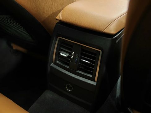 Used 2018 BMW 330i xDrive Sedan w/ M Sport Package image 31