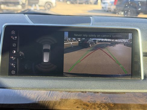 Used 2017 BMW X5 xDrive40e image 11