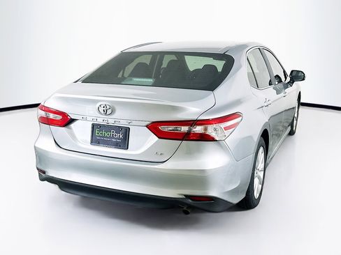 Used 2018 Toyota Camry LE FWD image 9
