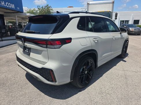 New 2026 Volkswagen Tiguan SE R-Line FWD image 5