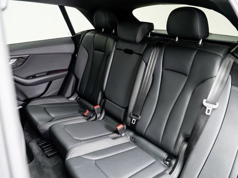 Used 2019 Audi Q8 Premium Plus AWD/4WD image 24