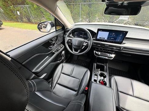 Used 2023 Lincoln Corsair FWD image 38