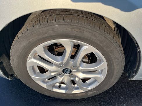 Used 2018 Toyota Yaris iA image 32