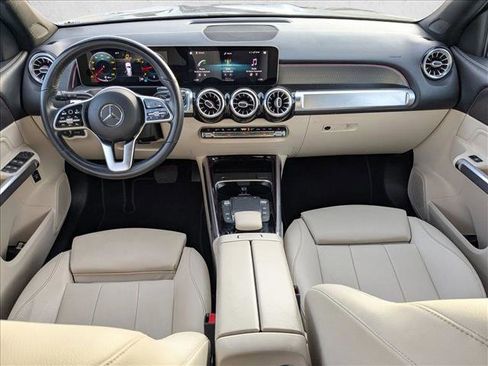 Used 2021 Mercedes-Benz GLB 250 GLB 250 w/ Premium Package image 14