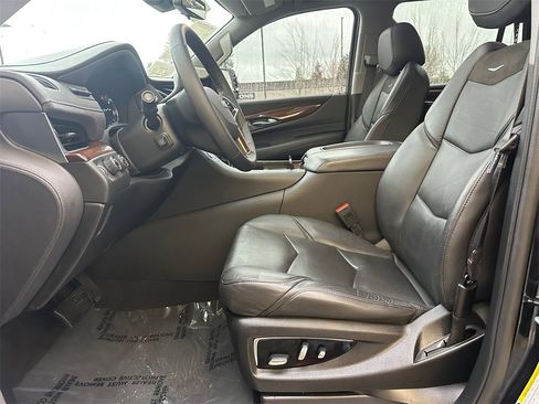 Used 2020 Cadillac Escalade Premium Luxury image 21