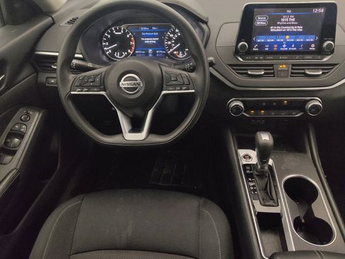 Used 2022 Nissan Altima 2.5 SV FWD image 22