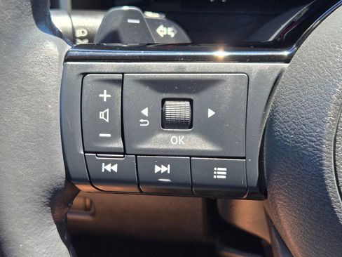 Used 2023 Nissan Rogue Platinum w/ Platinum Premium Package AWD/4WD image 32