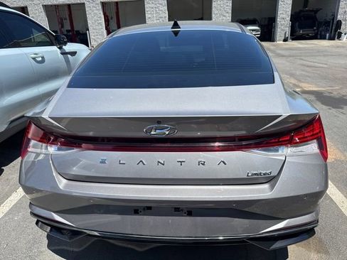 Used 2021 Hyundai Elantra Limited FWD image 3