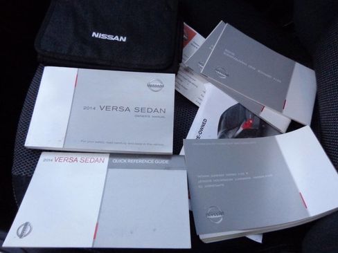 Used 2014 Nissan Versa SV w/ Convenience Package image 18