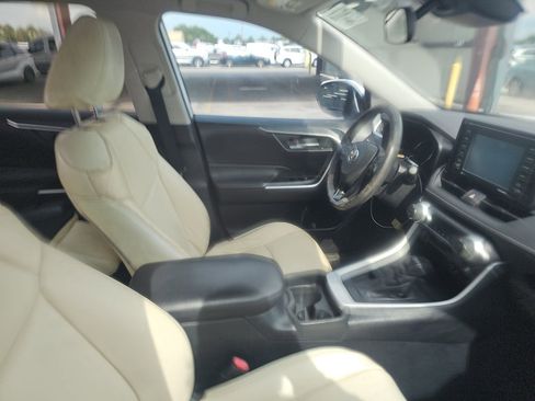 Used 2020 Toyota RAV4 XLE FWD image 13