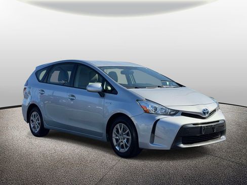 Used 2017 Toyota Prius V Four image 1
