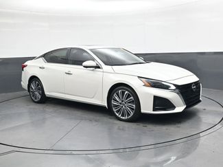 Used 2023 Nissan Altima 2.5 SL video 2
