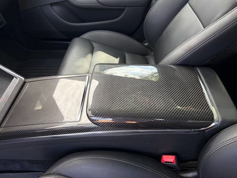 Used 2021 Tesla Model S Plaid image 12