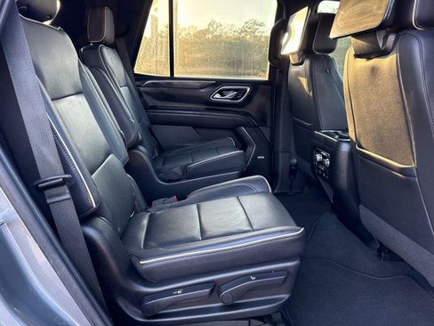 Used 2021 GMC Yukon SLT w/ SLT Luxury Plus Package image 13