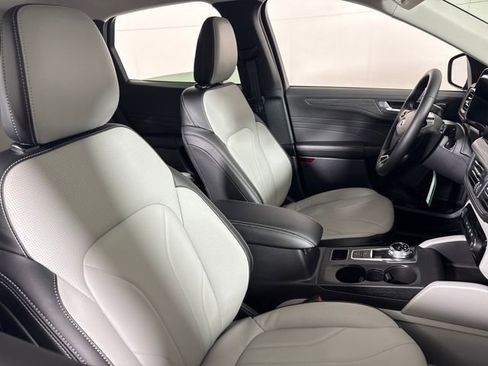 New 2026 Ford Escape SE w/ PHEV Premium Package FWD image 12