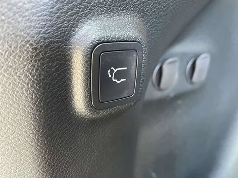 Used 2022 Jeep Cherokee Latitude Lux w/ Sun & Sound Group AWD/4WD image 19