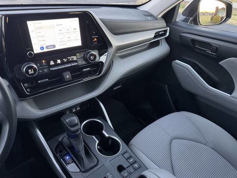 Used 2023 Toyota Highlander L image 38