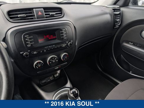 Used 2016 Kia Soul FWD image 28