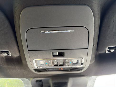 Used 2025 Ford F150 Platinum w/ FX4 Off-Road Package AWD/4WD image 38