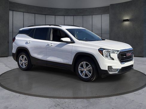 Certified 2024 GMC Terrain SLE w/ Driver Convenience Package FWD image 8