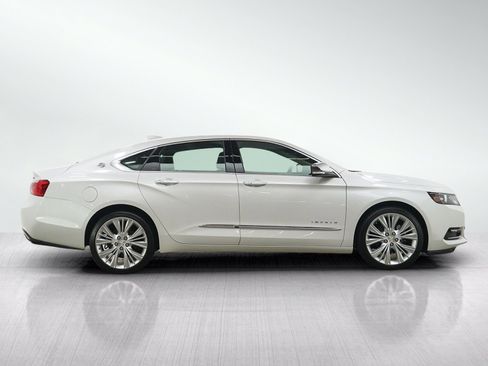 Used 2017 Chevrolet Impala Premier w/ Enhanced Convenience Package FWD image 6