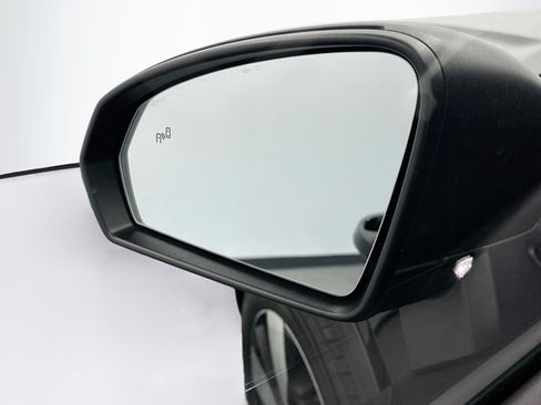 Used 2025 Volkswagen Taos S AWD/4WD image 16