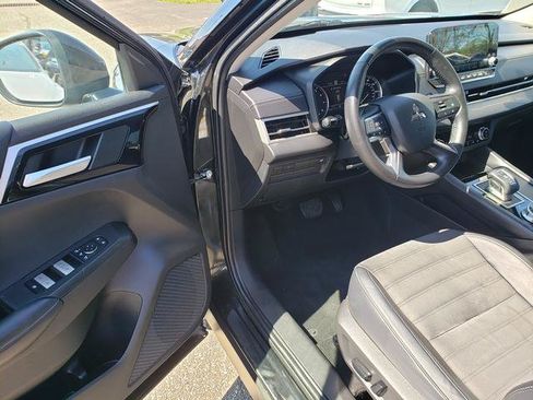 Used 2023 Mitsubishi Outlander SE AWD/4WD image 12