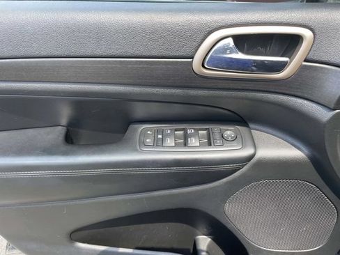 Used 2016 Jeep Grand Cherokee Laredo w/ Quick Order Package 23E AWD/4WD image 20