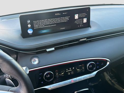 Used 2024 Genesis GV70 2.5T w/ Sport Prestige Package image 28