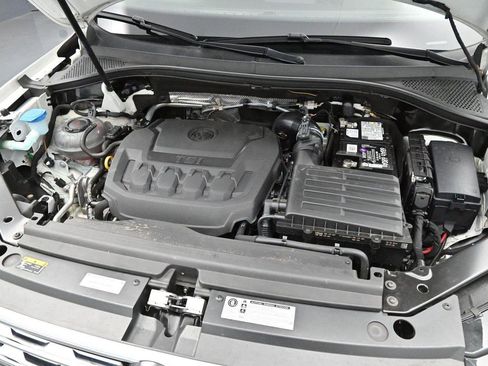 Used 2019 Volkswagen Tiguan SEL FWD image 34