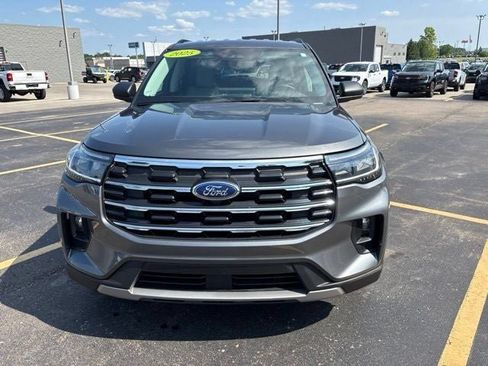 Used 2025 Ford Explorer Active w/ Active Comfort Package AWD/4WD image 17