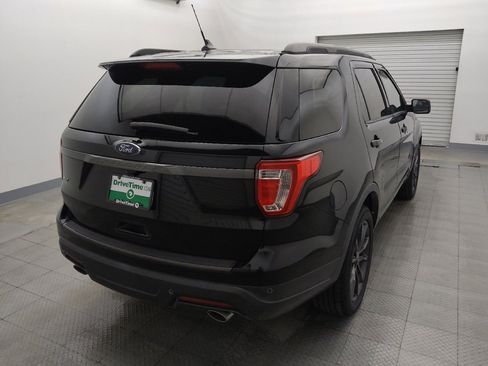 Used 2018 Ford Explorer XLT w/ Equipment Group 202A FWD image 7