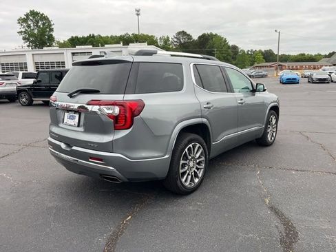 Used 2023 GMC Acadia Denali w/ Denali Ultimate Package AWD/4WD image 3