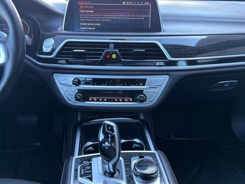 Used 2022 BMW 750i xDrive 750i xDrive w/ Luxury Rear Seating Package image 17