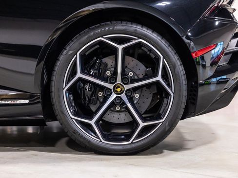 Used 2023 Lamborghini Huracan EVO AWD/4WD image 18