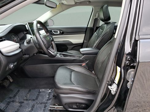 Certified 2022 Jeep Compass Limited w/ Sun and Sound Group AWD/4WD image 13