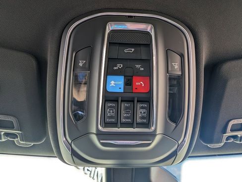 New 2025 Jeep Grand Cherokee Limited w/ Black Appearance Package image 27