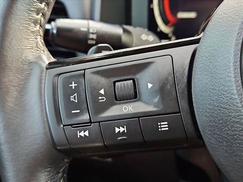 Used 2024 Nissan Rogue SL w/ SL Premium Package FWD image 25