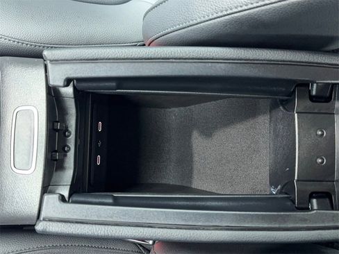 Used 2025 Mercedes-Benz CLA 250 image 32