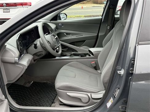 Used 2024 Hyundai Elantra SEL image 10