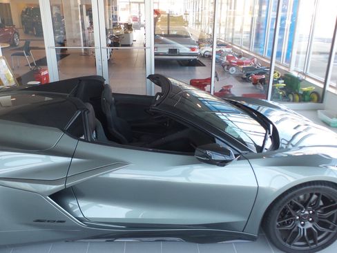 Used 2024 Chevrolet Corvette Z06 w/ Stealth Interior Trim Package image 5