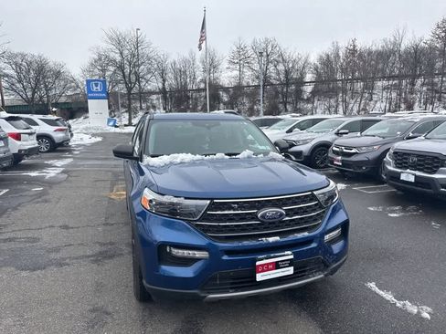 Used 2020 Ford Explorer XLT w/ Equipment Group 202A image 9