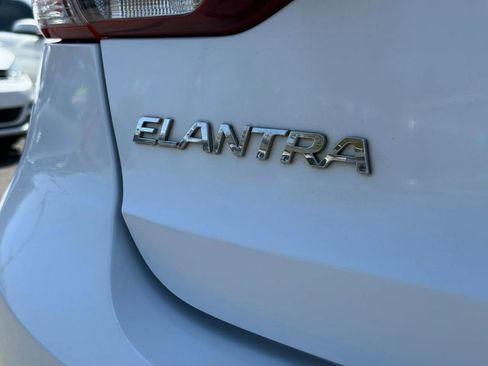 Used 2017 Hyundai Elantra Value Edition FWD image 6