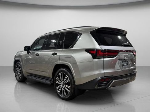 Used 2024 Lexus LX 600 4WD w/ Appearance Package image 8