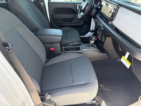 New 2026 Jeep Gladiator Sport AWD/4WD image 10