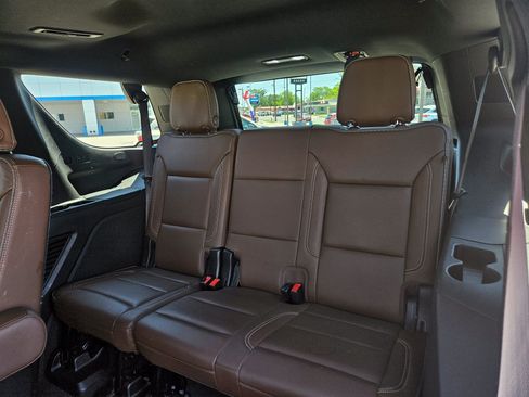 Used 2021 Chevrolet Tahoe High Country w/ Premium Package AWD/4WD image 29