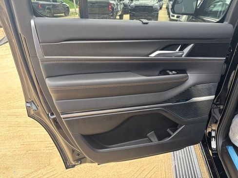 New 2026 Jeep Grand Wagoneer Summit AWD/4WD image 26