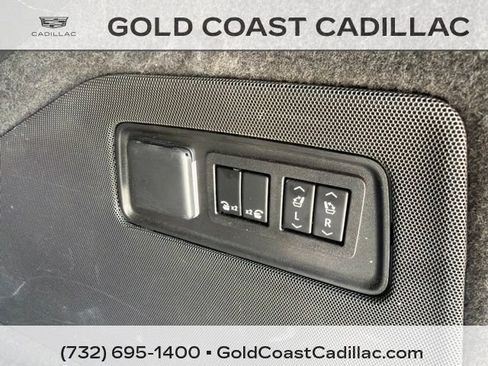Used 2023 Cadillac Escalade ESV Premium Luxury AWD/4WD image 16