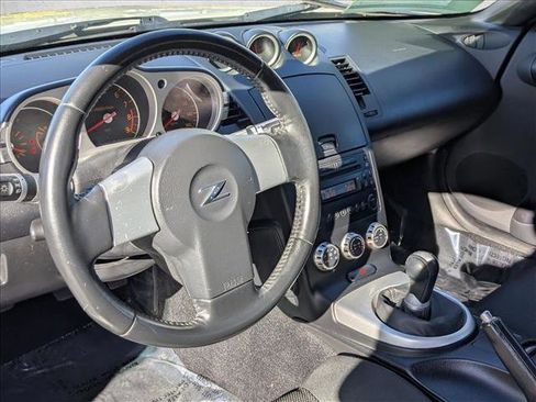 Used 2008 Nissan 350Z Touring w/ Cargo Convenience Pkg image 10