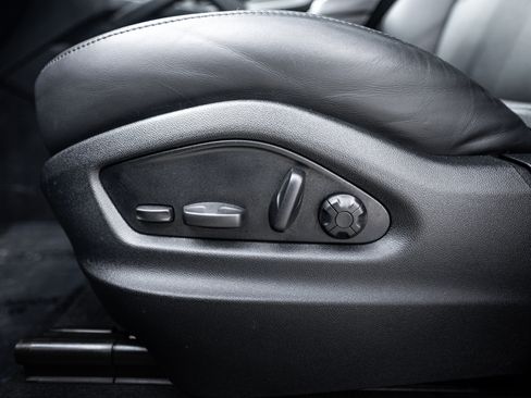 Certified 2025 Porsche Cayenne Coupe image 22